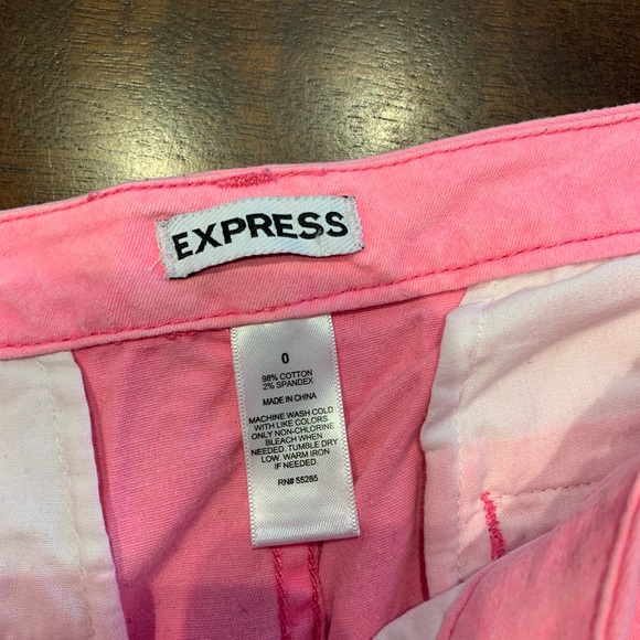 Express Shorts - Picture 2 of 3